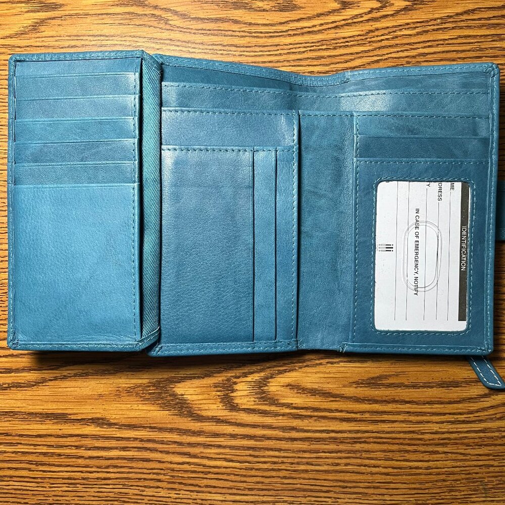 Brand New Distressed Leather Wallet in Blue - Picture 4 of 4
